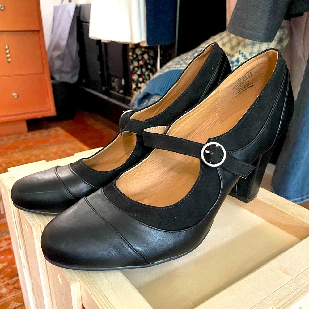 Laura Scott Black Heels size 10